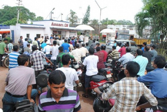 Petrol crisis hits State, raises difficulty for people on Puja days